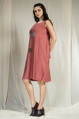 Square Symphony-Playful Sleeveless Dress