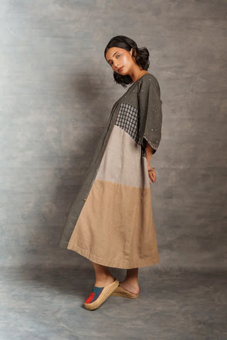 Gray loom patch dress- 3/4th sleeves flare midi dress