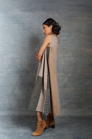 Loom patch dress- Sleeveless flare midi dress