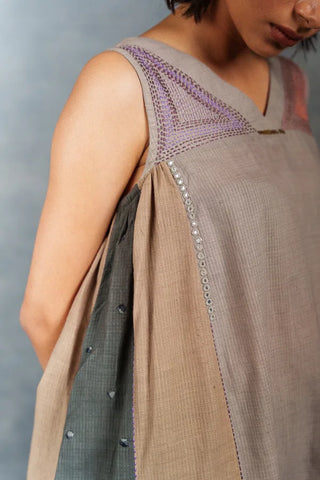 Loom patch dress- Sleeveless flare midi dress