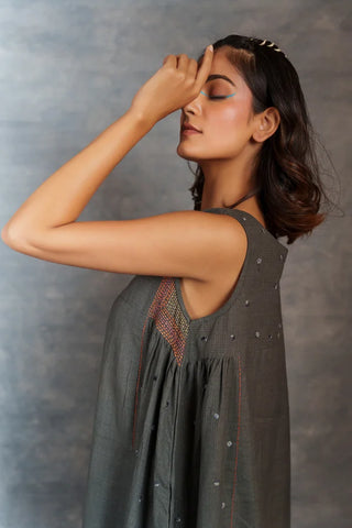 Gray loom patch dress- Sleeveless flare midi dress