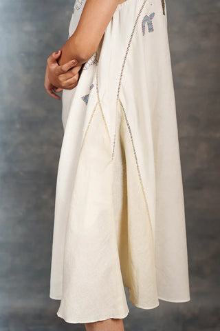 Eco angles dress- Playful applique with sleeveless flare style